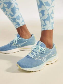 ROXY X MIZUNO Wave Rider 26 Running Shoes