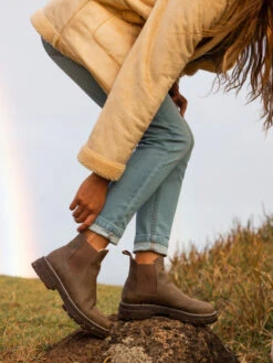 Roxy Lorena Chelsea Slip-On Boots -Shoreline Mood arjb700729 roxyl brn bck2